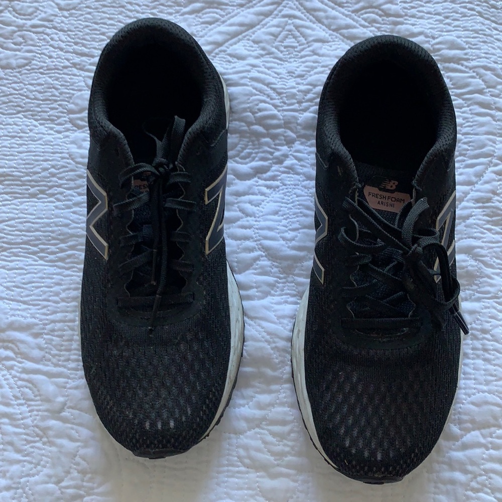 New Balance Women’s Arishi V2 Running Shoes Sz 8